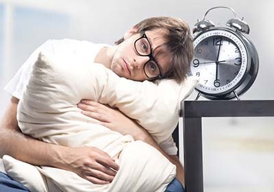 مشکلات خواب، عوامل ایجاد کننده و نحوه درمان آن